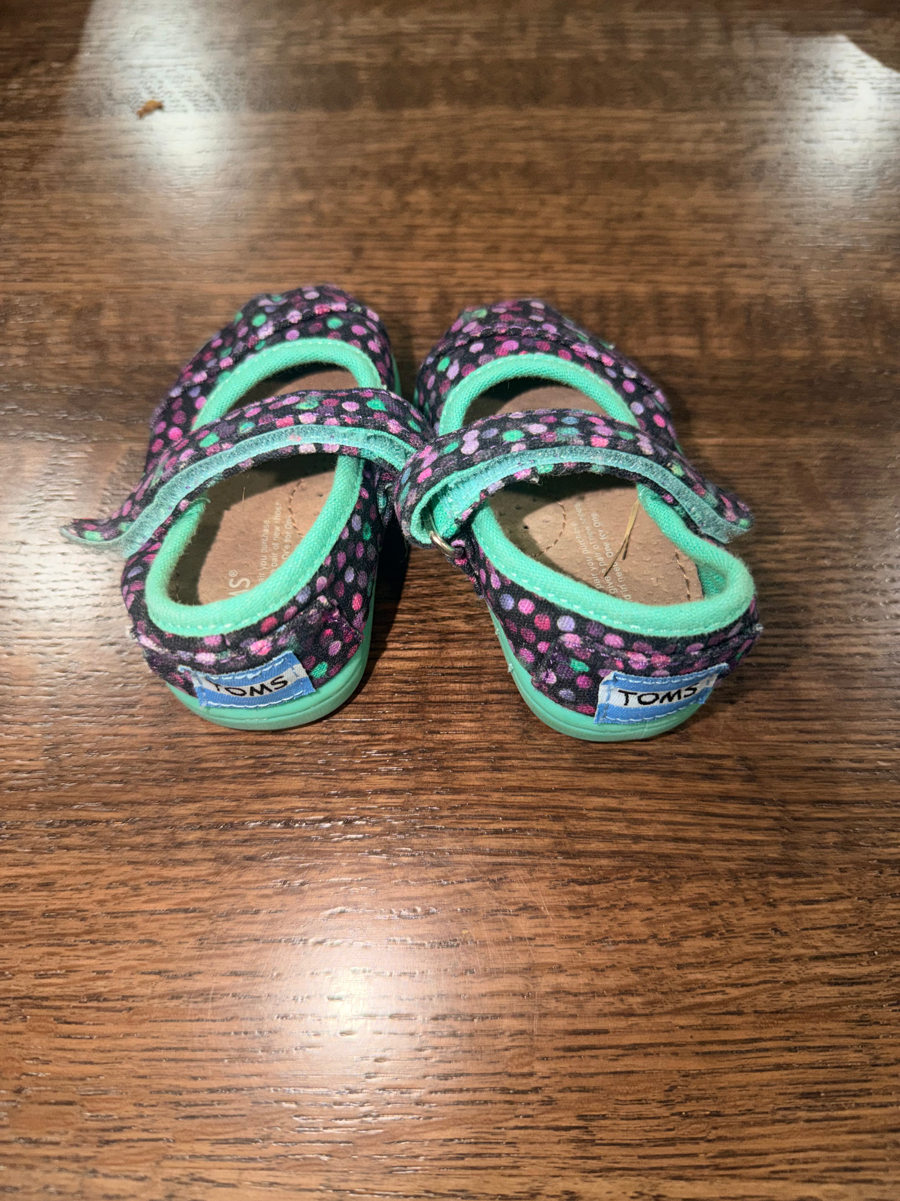 TOMS Infant Baby Polka Dot  Mary Janes Shoes Size 2