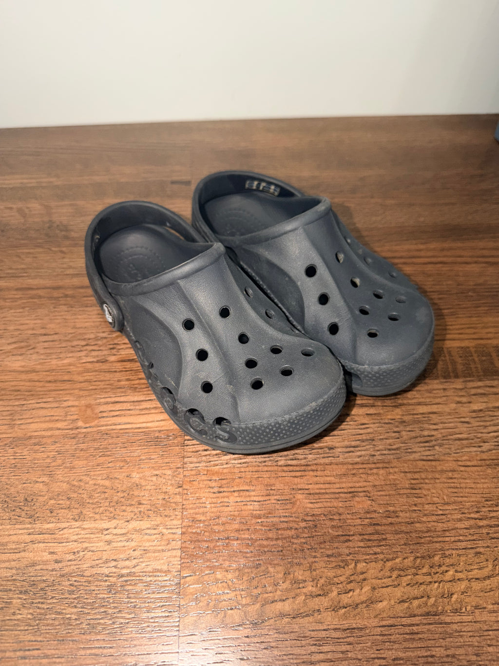 Crocs Kids Baya Slip on Clogs Shoes Size 2 C2