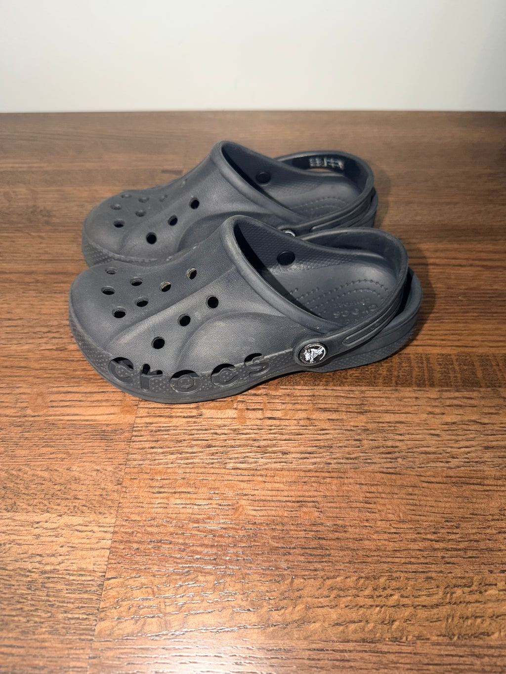 Crocs Kids Baya Slip on Clogs Shoes Size 2 C2
