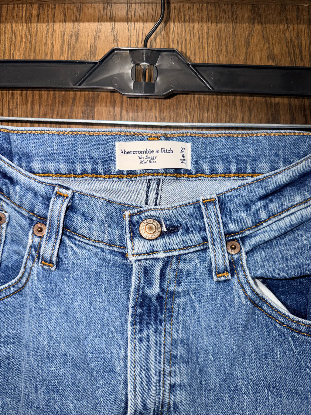 Abercrombie & Fitch Women’s The Baggy Mid Rise Jeans Size 4