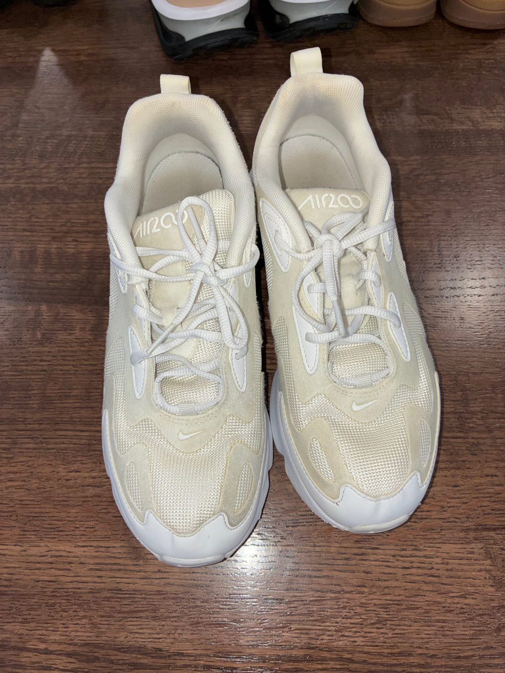2019 Nike Girls Air Max 200 Light Soft Cream & White Size 6.5Y Youth AT5627-102
