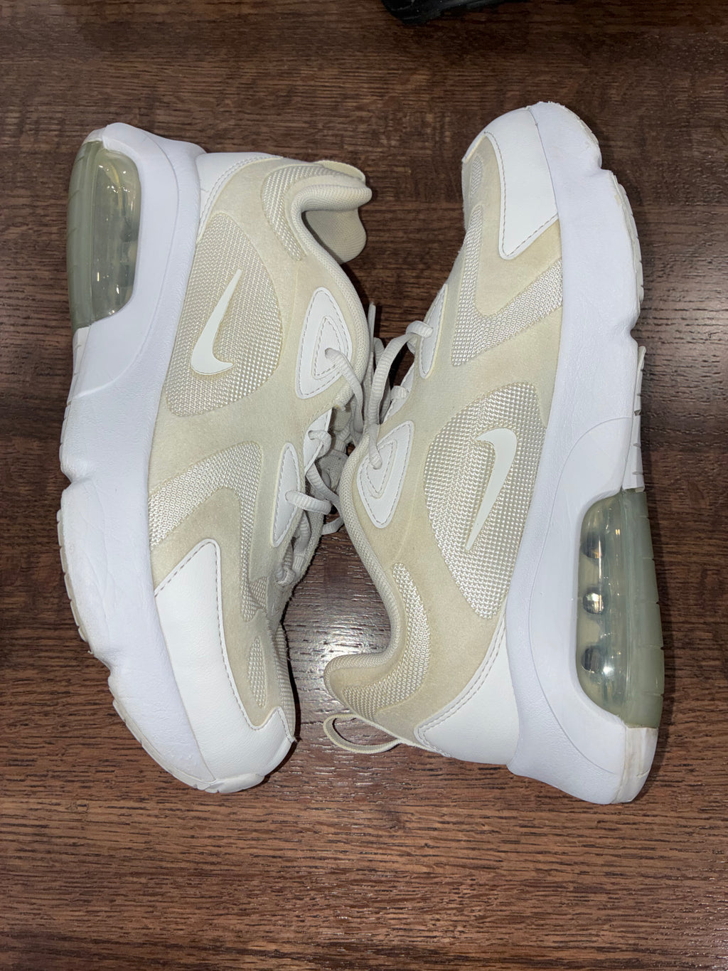 2019 Nike Girls Air Max 200 Light Soft Cream & White Size 6.5Y Youth AT5627-102
