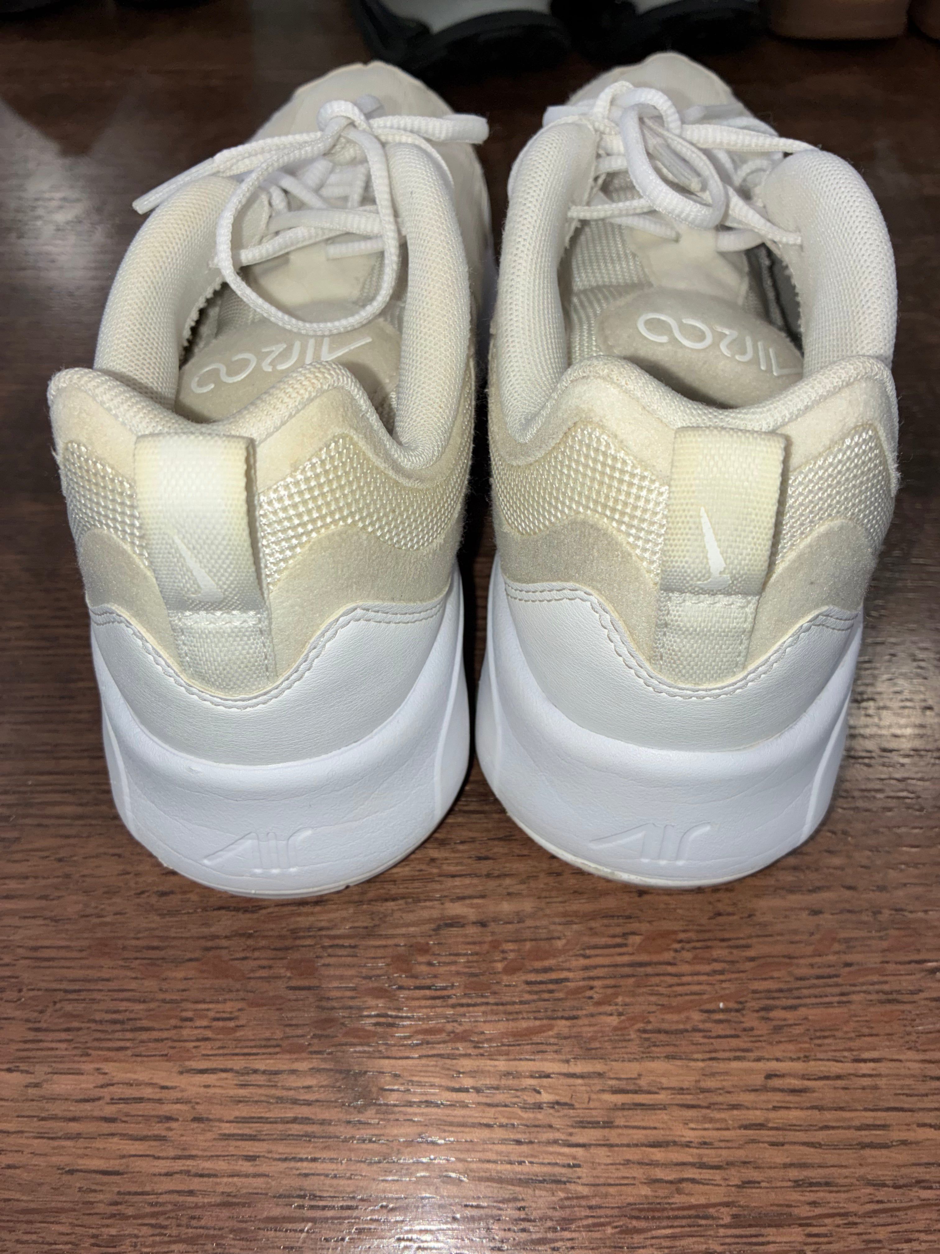 2019 Nike Girls Air Max 200 Light Soft Cream & White Size 6.5Y Youth AT5627-102