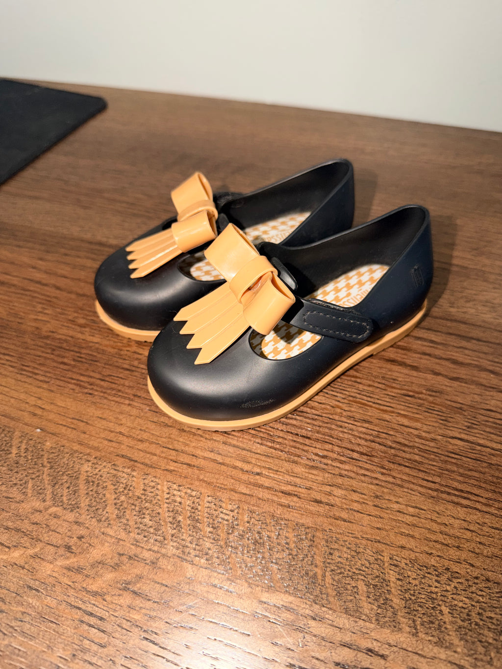 Mini Melissa Girl’s Ultragirl Sweet Black & Tan Flats Mary Jane’s Size 7