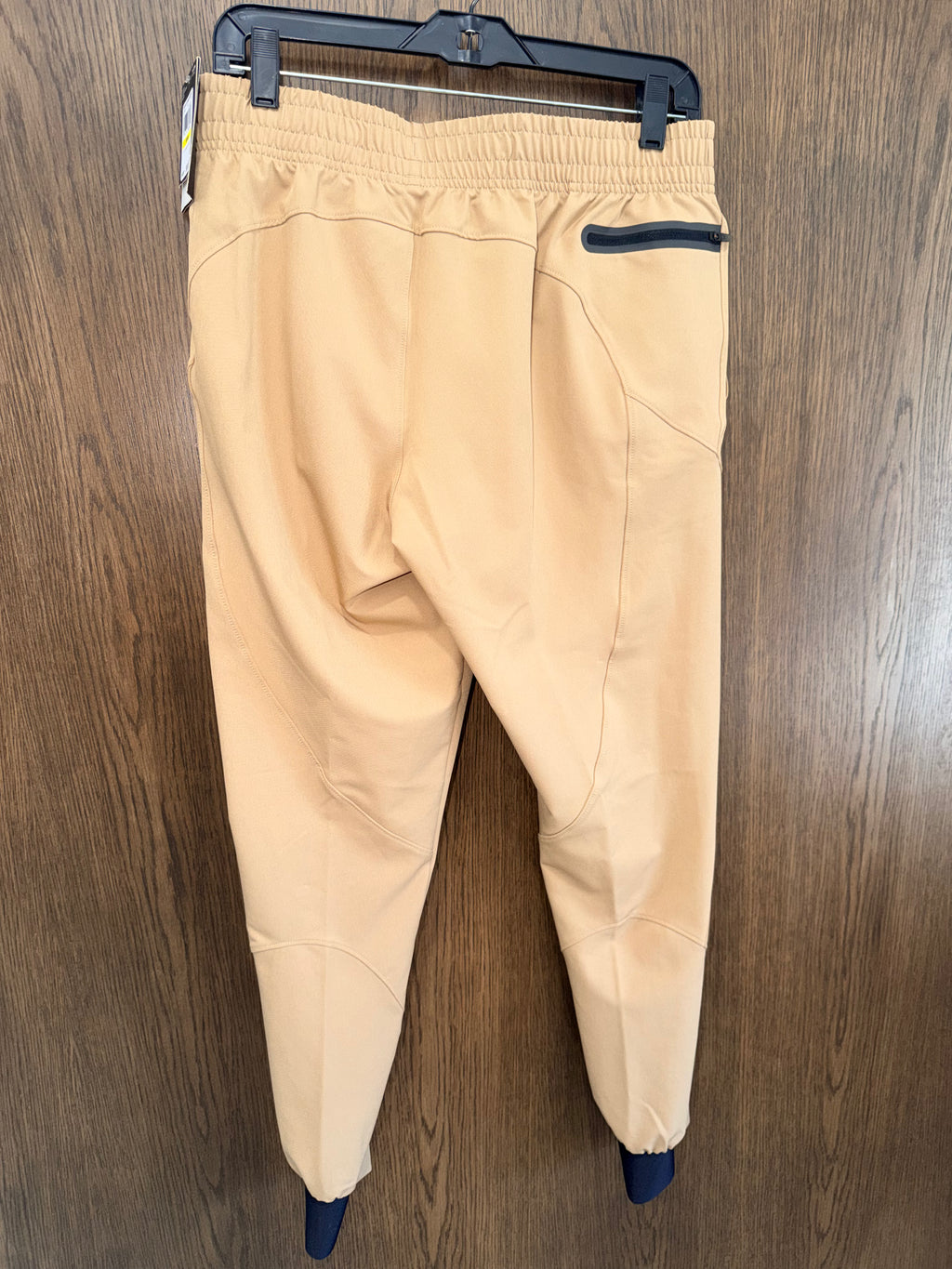 Under Armour Women’s Unstoppable Jogger Khaki Tan NWT Size Medium