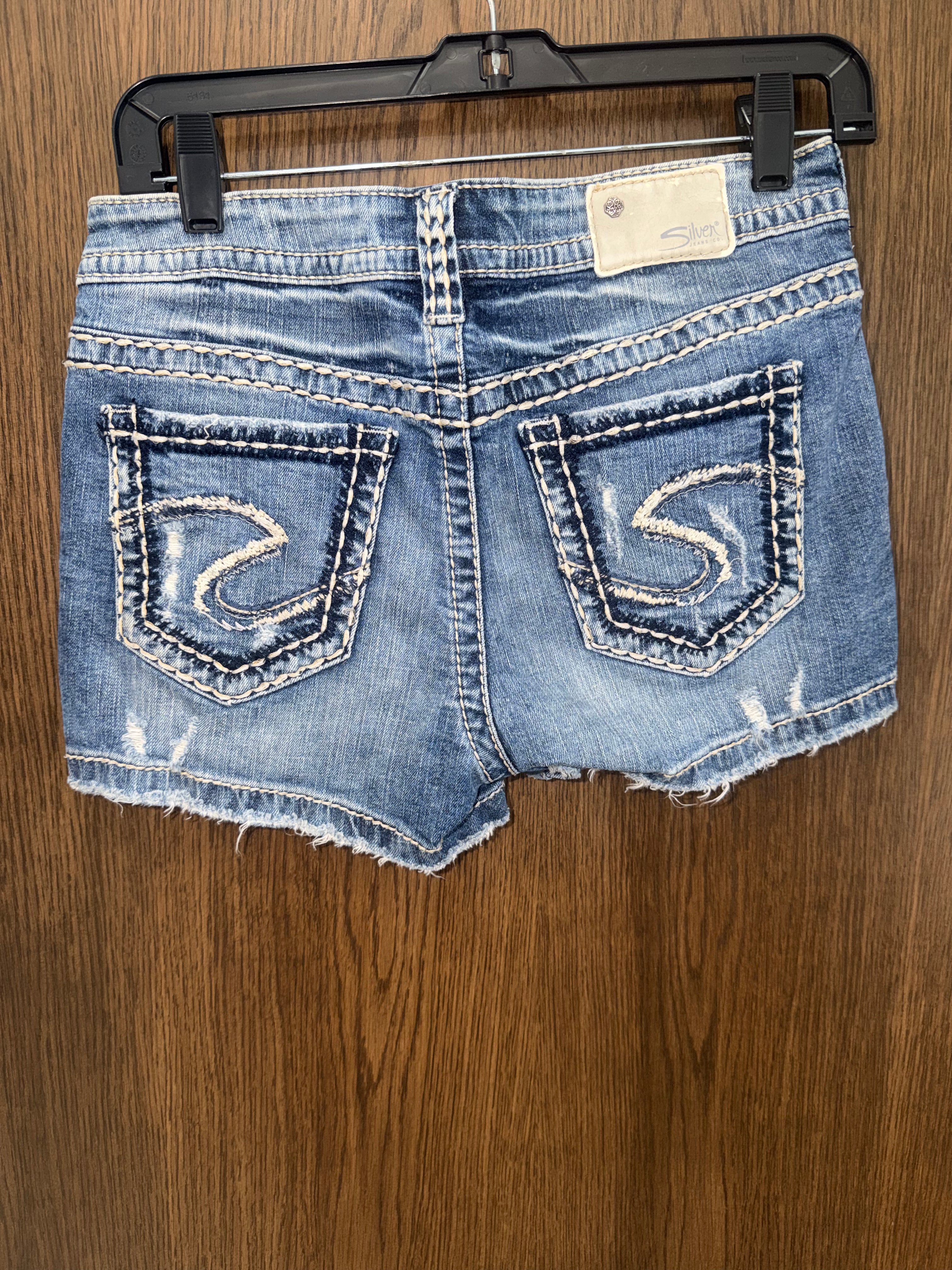 Silver Jeans Women’s Aiko Mid Shorts Size 28 or Size 6