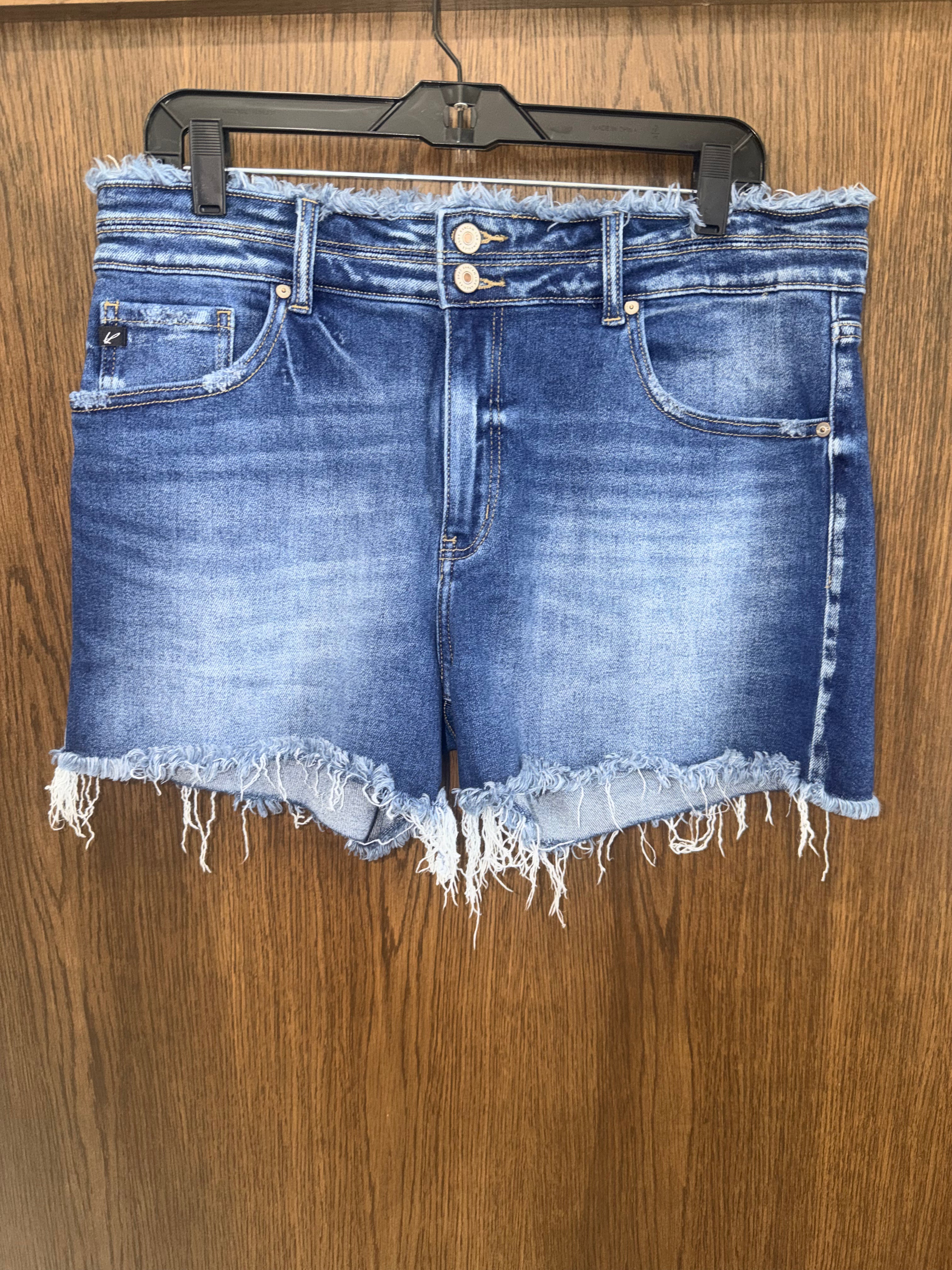 KanCan Women’s High Rise Double Buttom Frayed Hem Denim Shorts Size 15/31