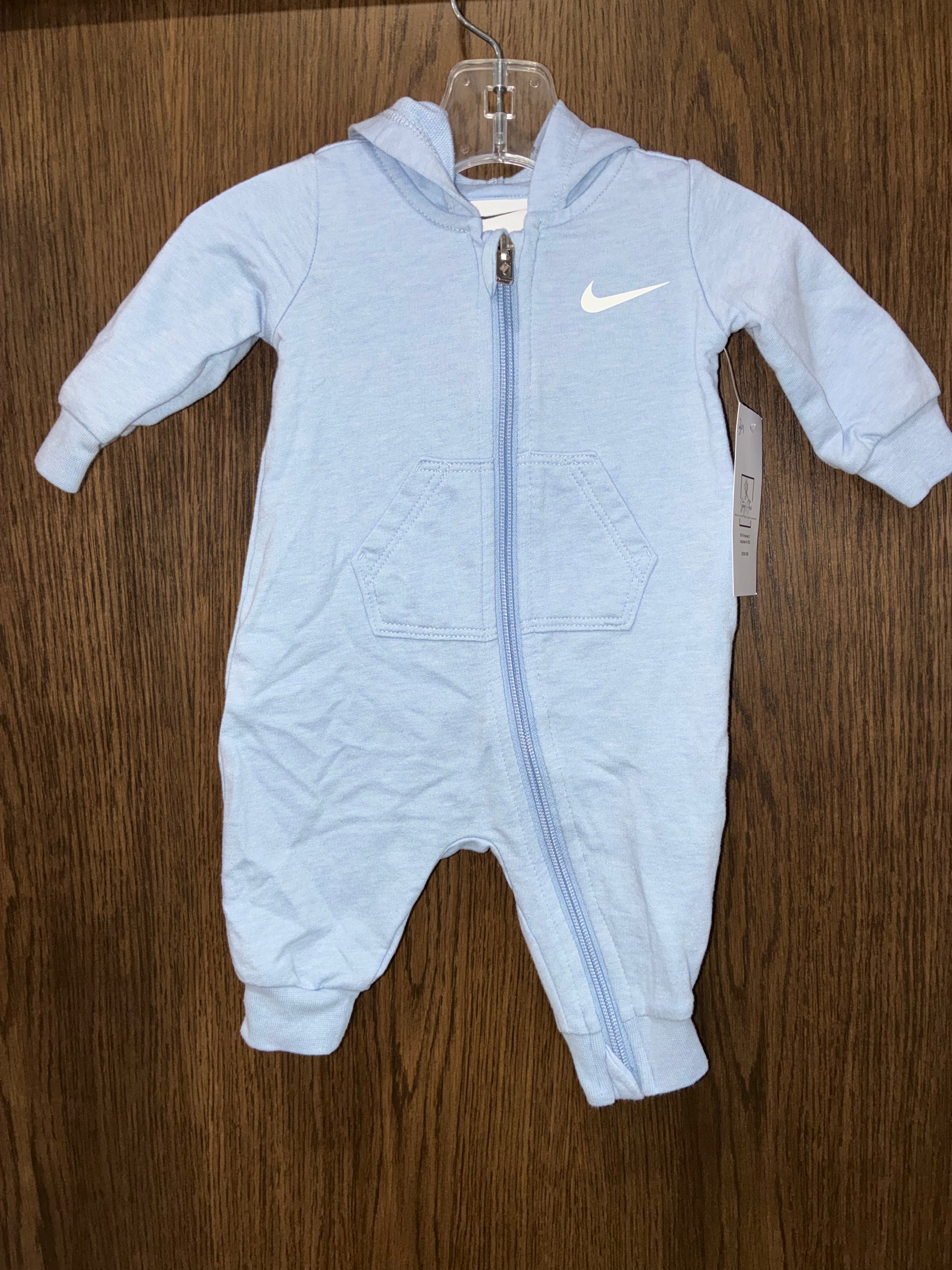 Nike Baby Boys Essentials
Baby Hooded Coverall Romper  Size 3 mos 3 Months