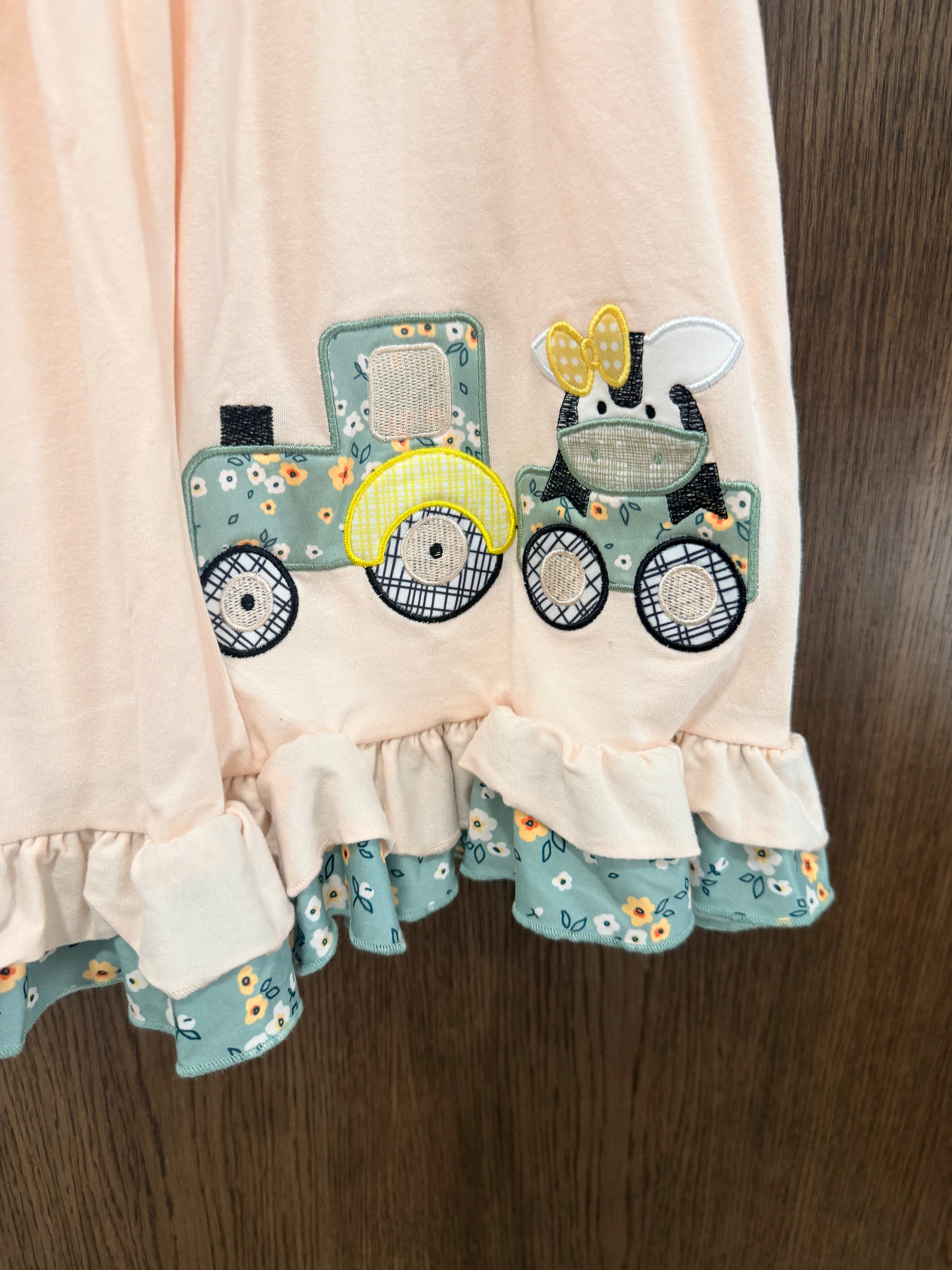 Marie Nicole NWT Girls Peach Embroidered Cow Train Dress Size 3