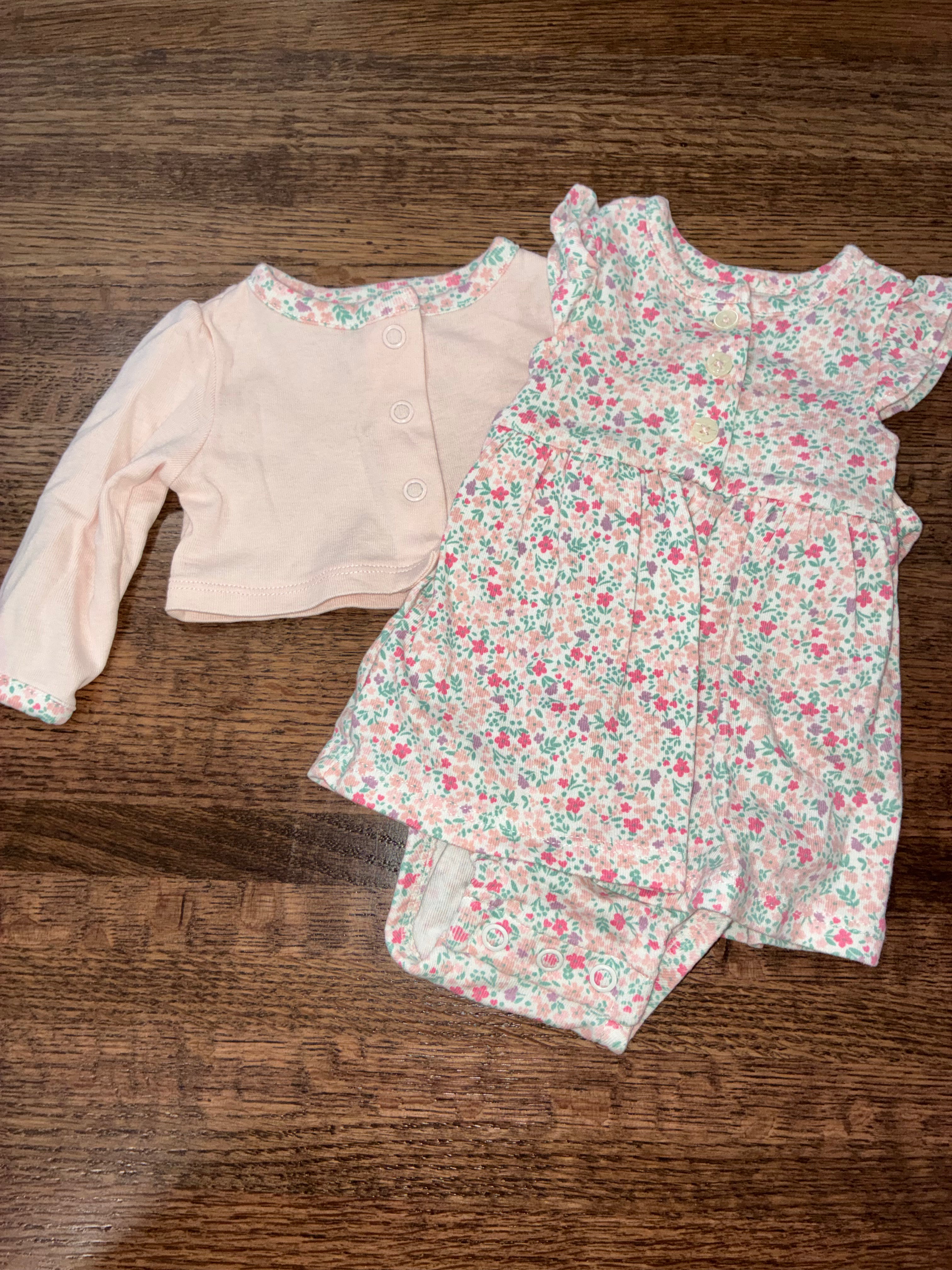 Carter’s Girls Bubble Romper & Cardigan Newborn New Condition