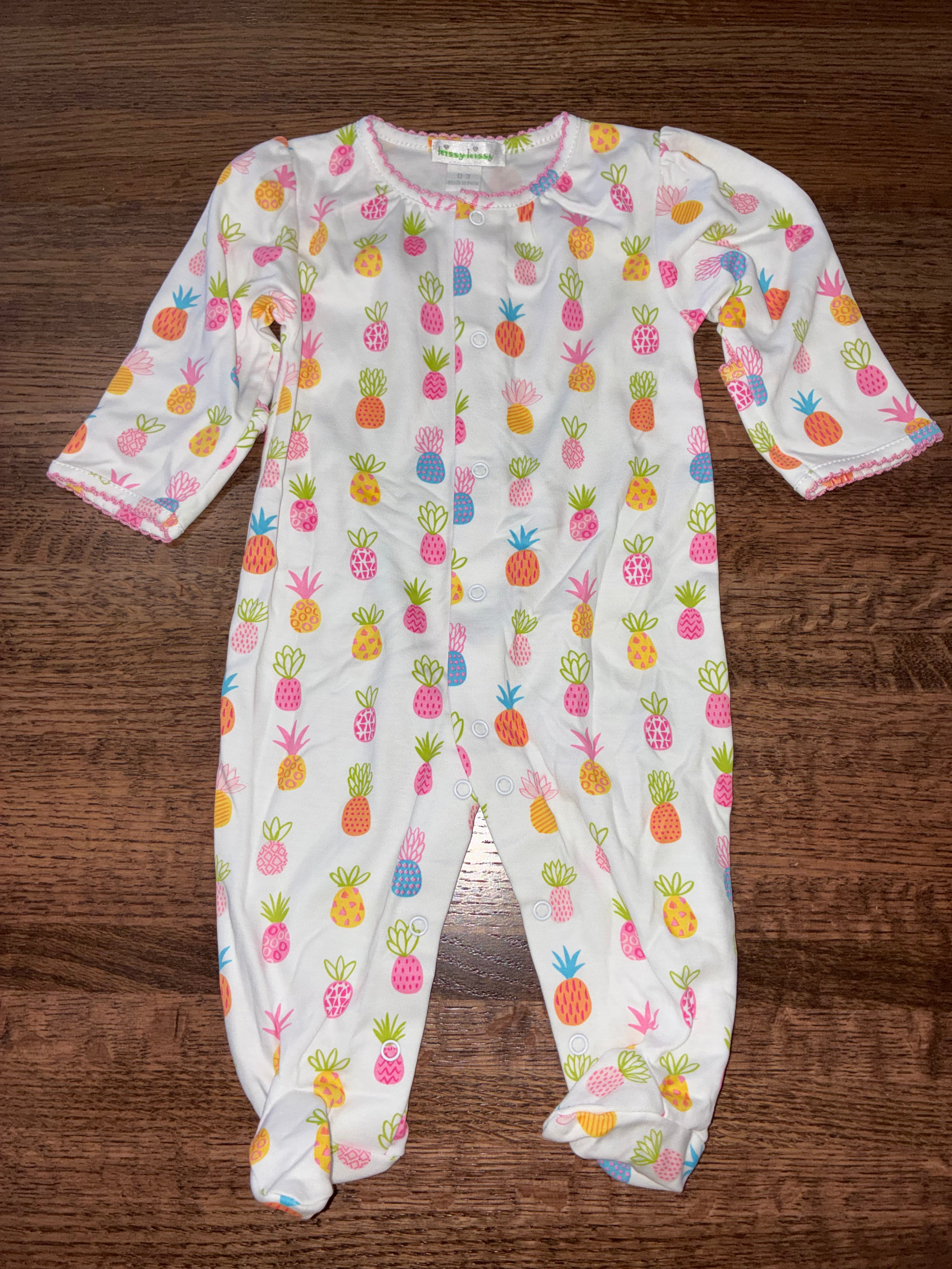 Limited Edition
Kissy Girls Love Pineapple Paradise StretchFlex Zip Footie 0-3 Months New Condition