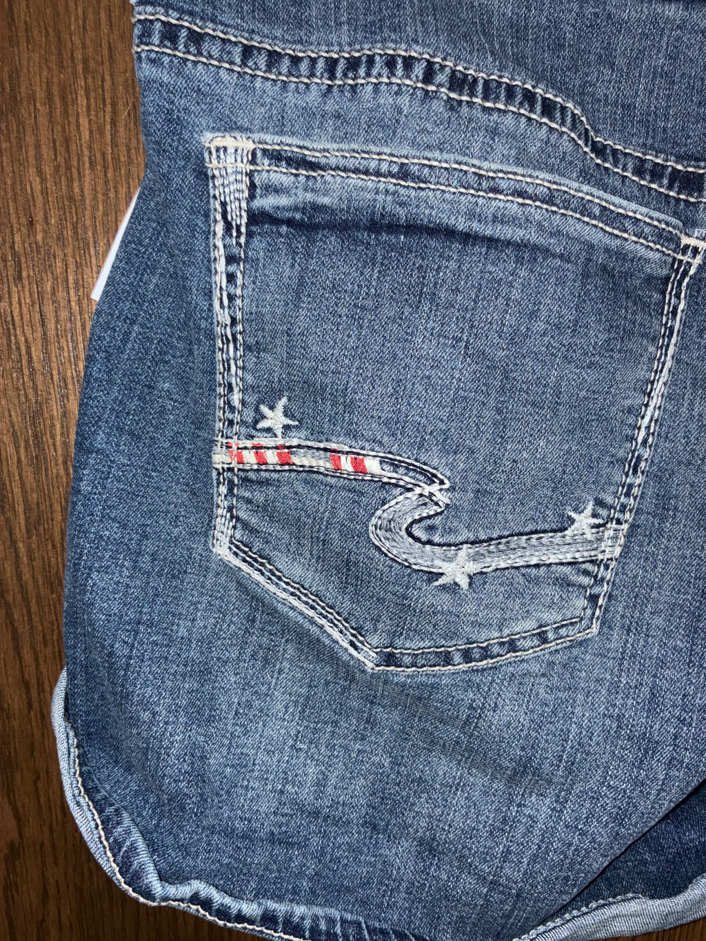 Silver Jeans Women’s Boyfriend Shorts Size 30