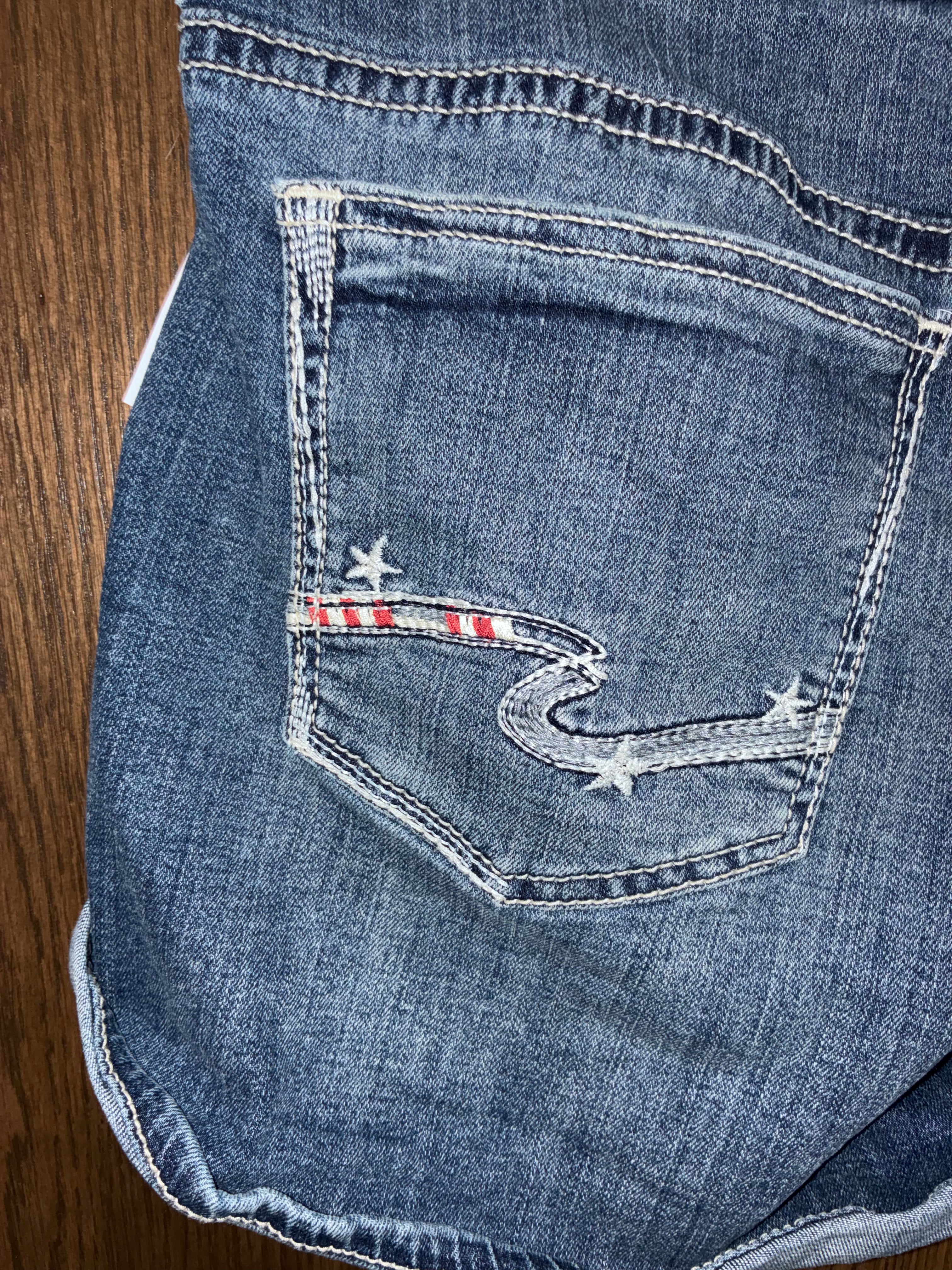 Silver Jeans Women’s Boyfriend Shorts Size 30