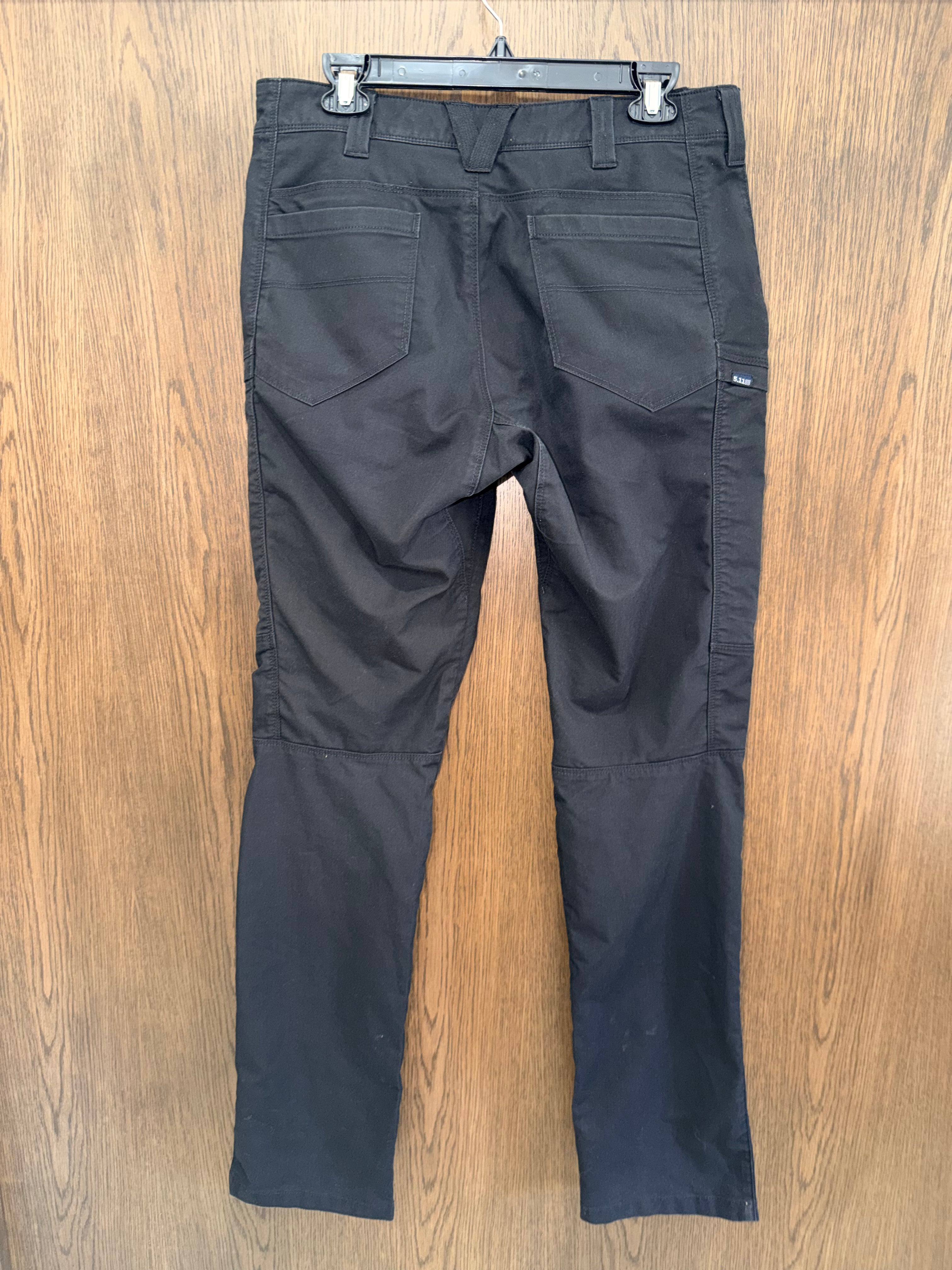 5.11 Men’s Regular Fit Stretch APEX Cargo Pant 32x34