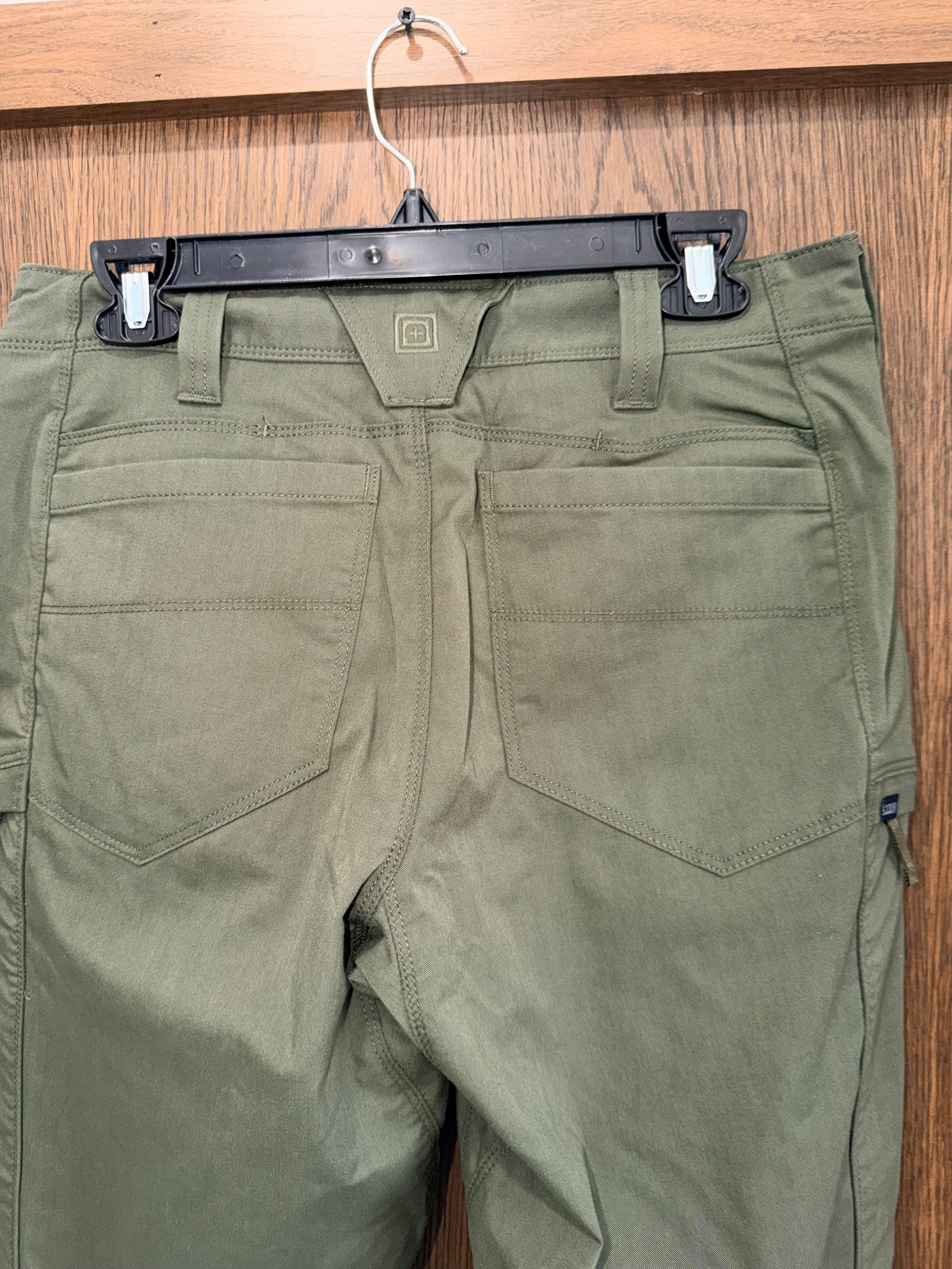 5.11 Men’s Regular Fit Stretch APEX Cargo Pant 32x34