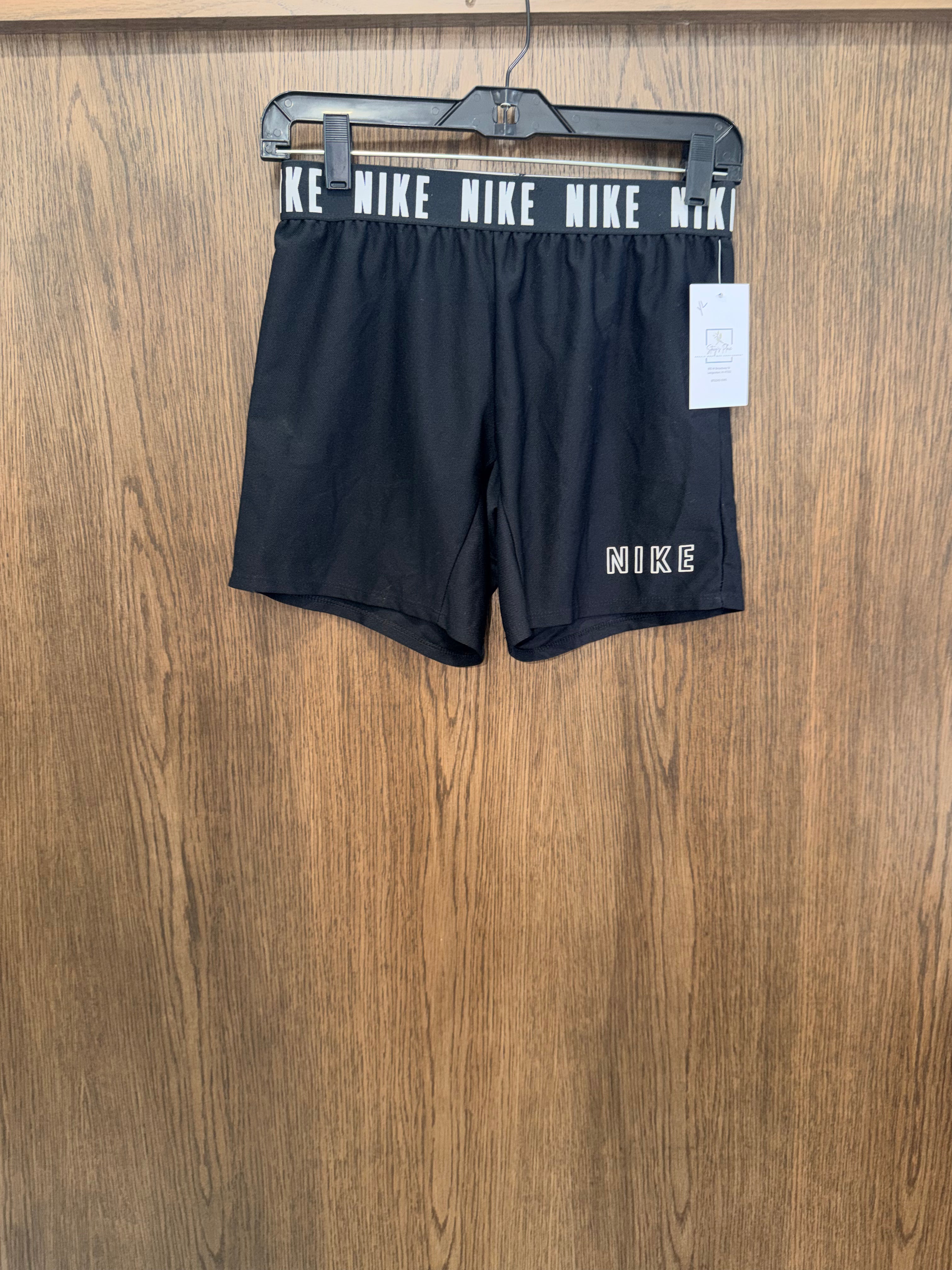 Nike Girls Shorts YL