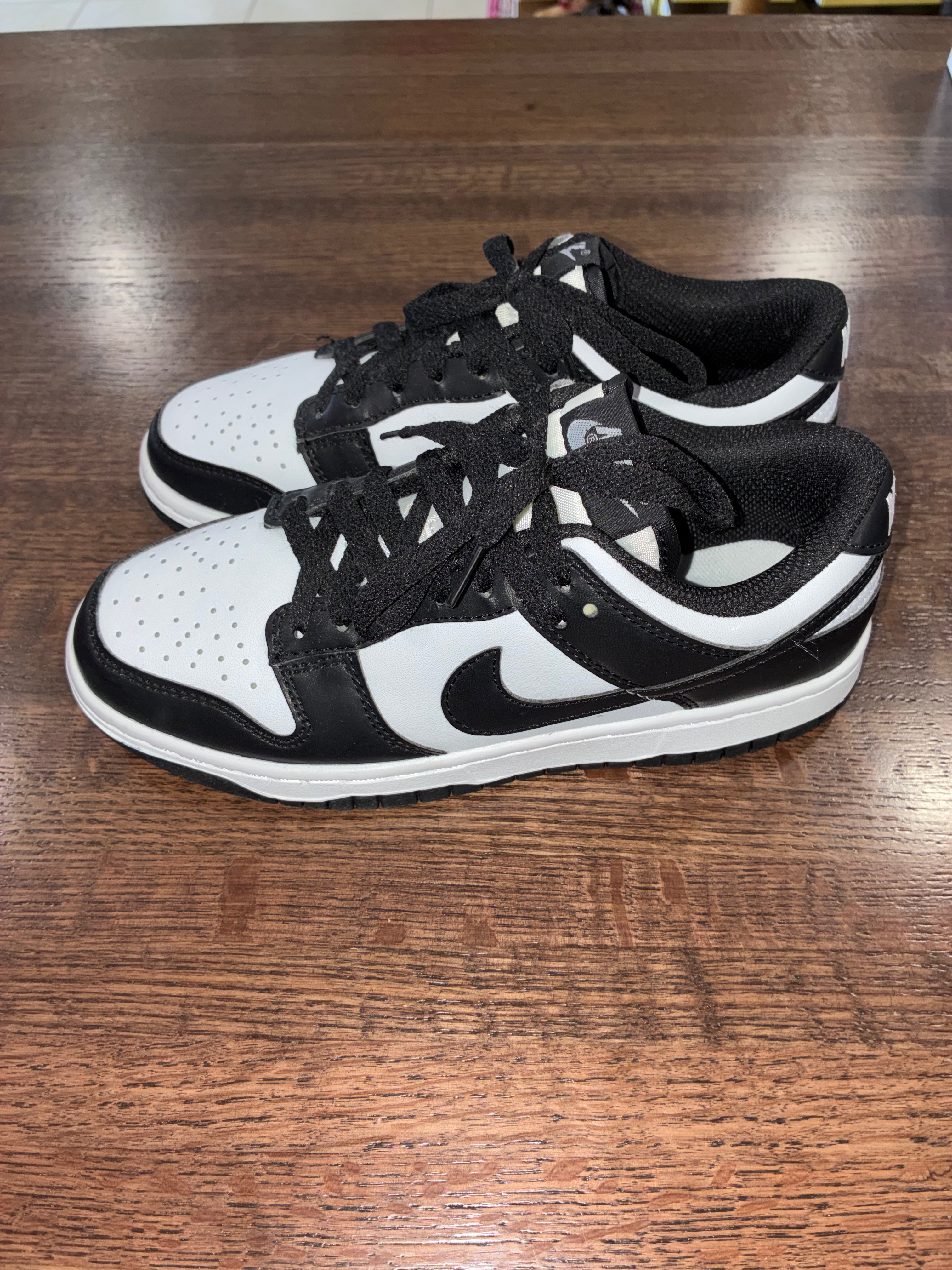 Nike Women’s Panda Dunks Low Size 6.5