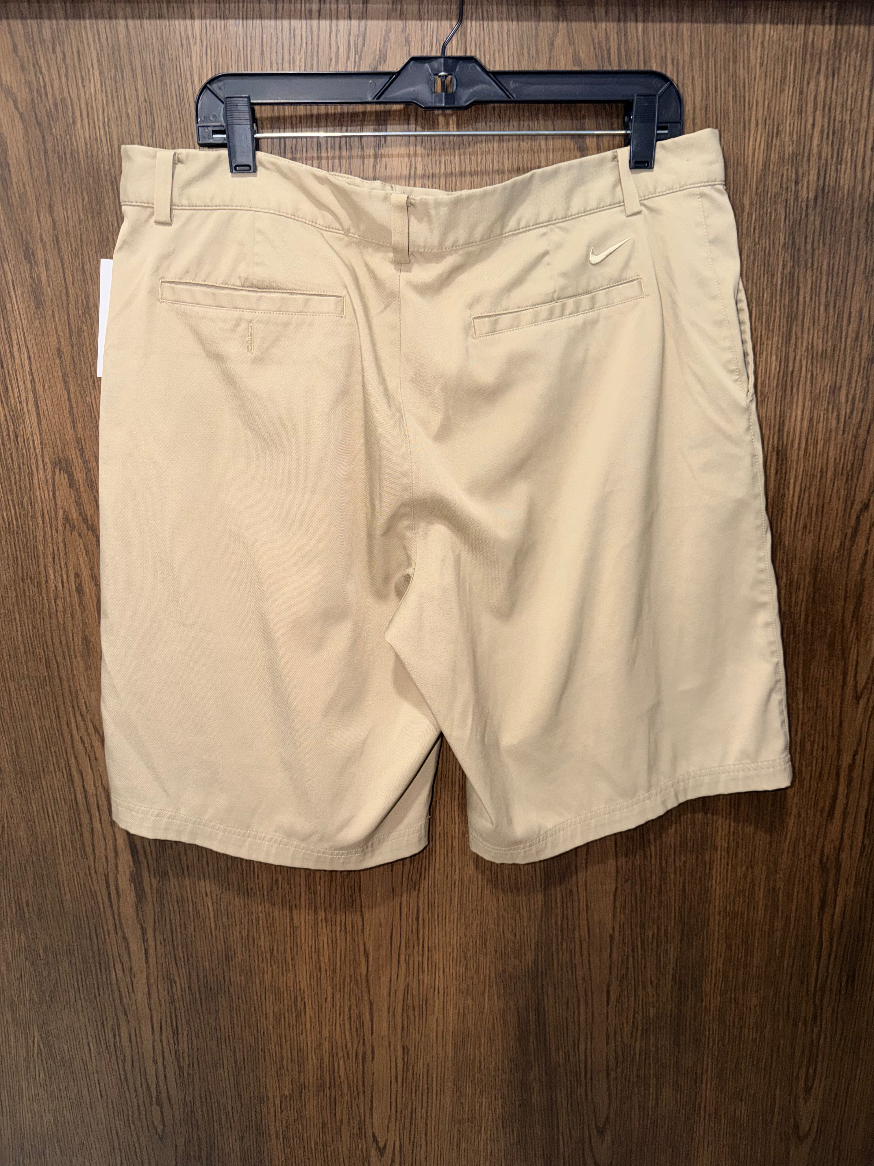 Nike Men’s Golf Shorts Size 36