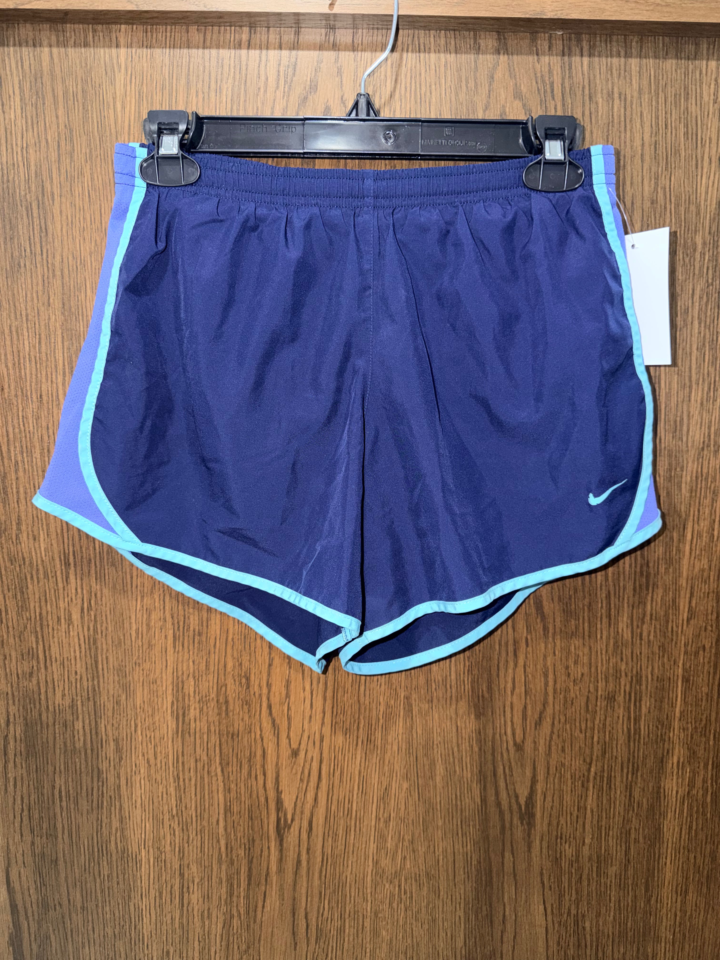 Nike Girls Shorts Lined YXL 14/16 looks like a YL 12/14