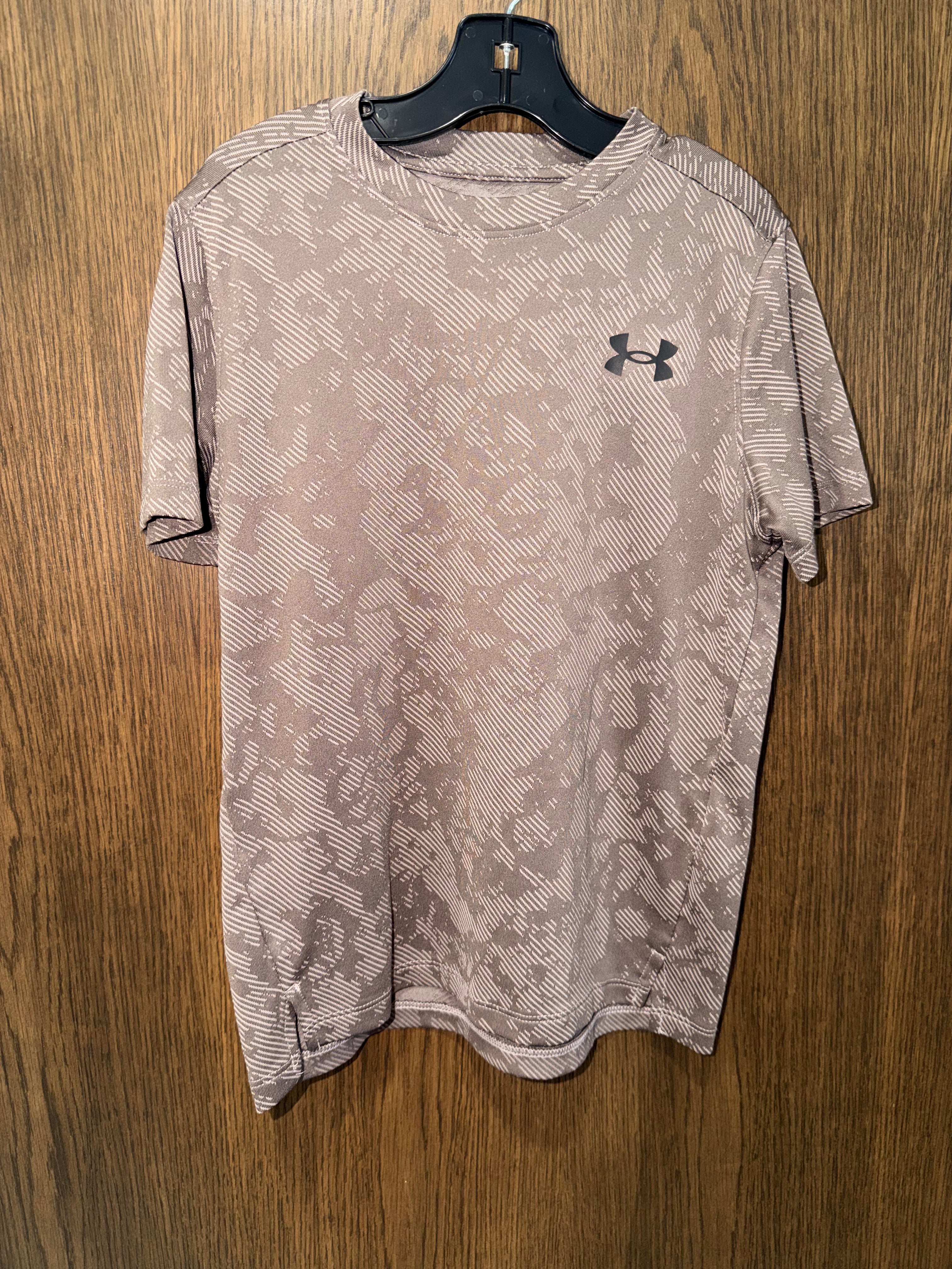 Under Armour Boys Short Sleeve Dri Fit T-Shirt YSM 7/8 Like New