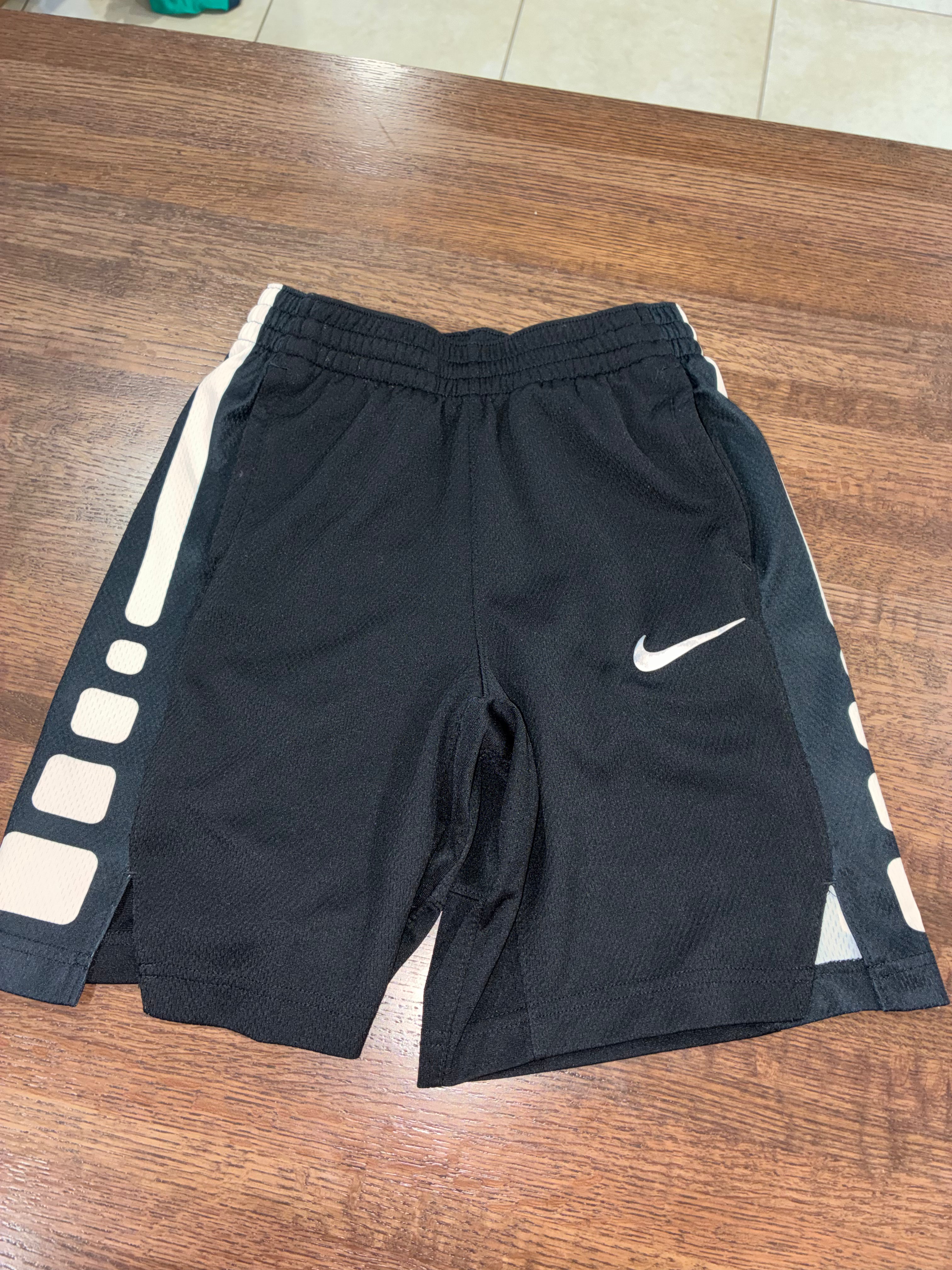 Nike Elite Bots Basketball Shorts YM 10/12
