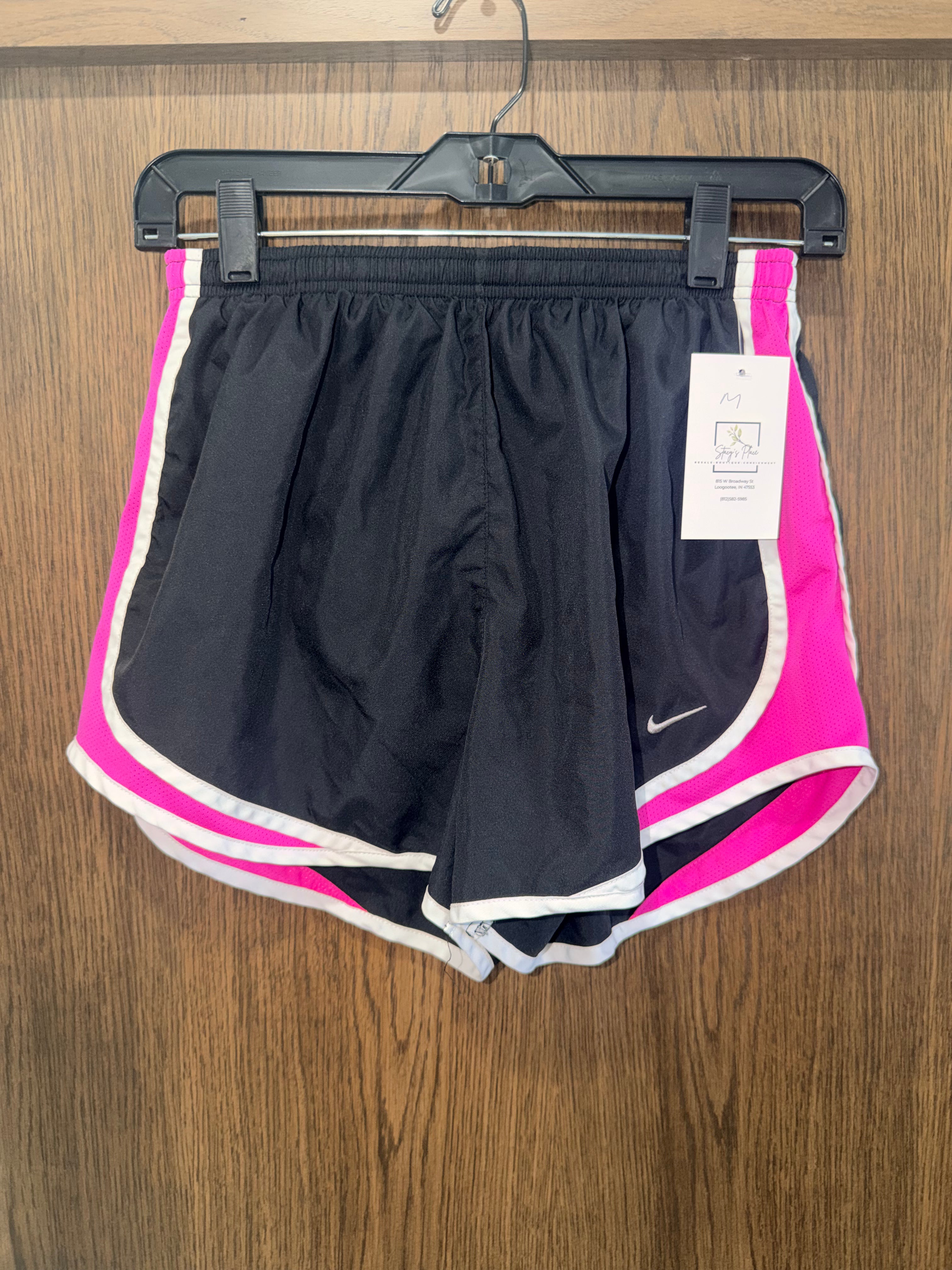 Nike Women’s Shorts Lined Size Medium