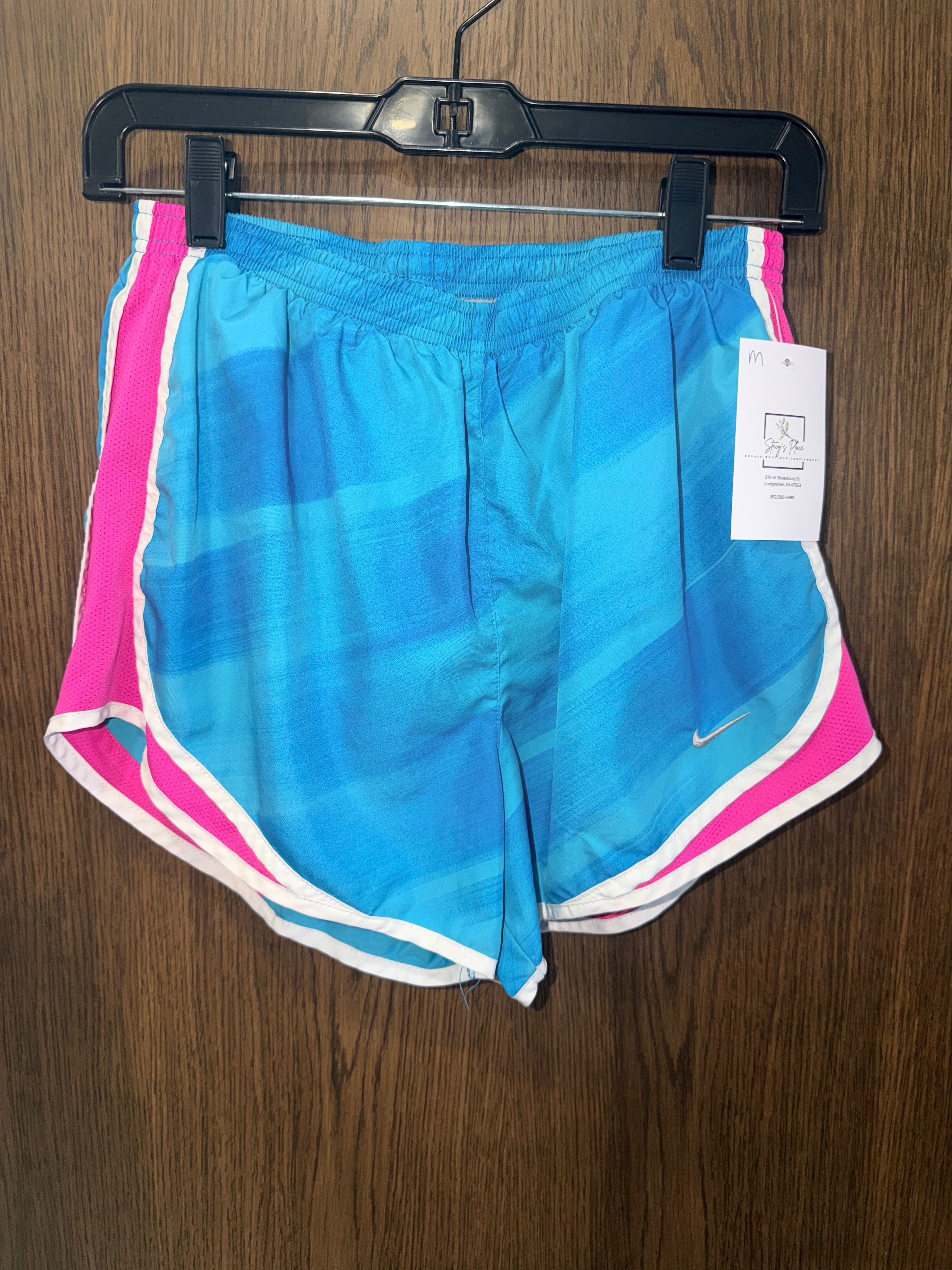 Nike Women’s Shorts Lined Size Medium